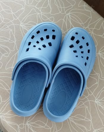 Crocs bleu ciel