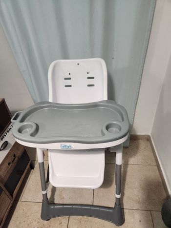 Chaise haute Monsieur bébé