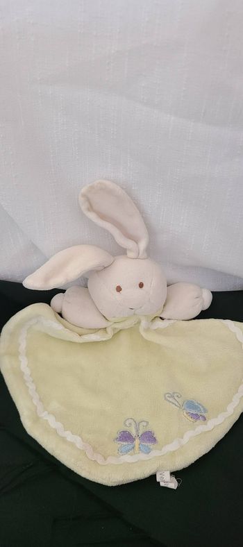 Doudou plat lapin vert papillons MAXITA