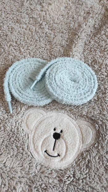 💙 Lacets fluffy bleu – 120 cm (effet peluche streetwear)