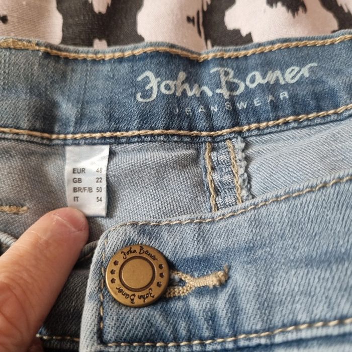 Lot de 2 bermudas en.jean John baner neufs sans étiquettes 50 - photo numéro 3