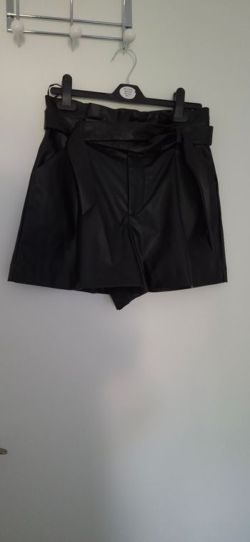 Short simili cuir 