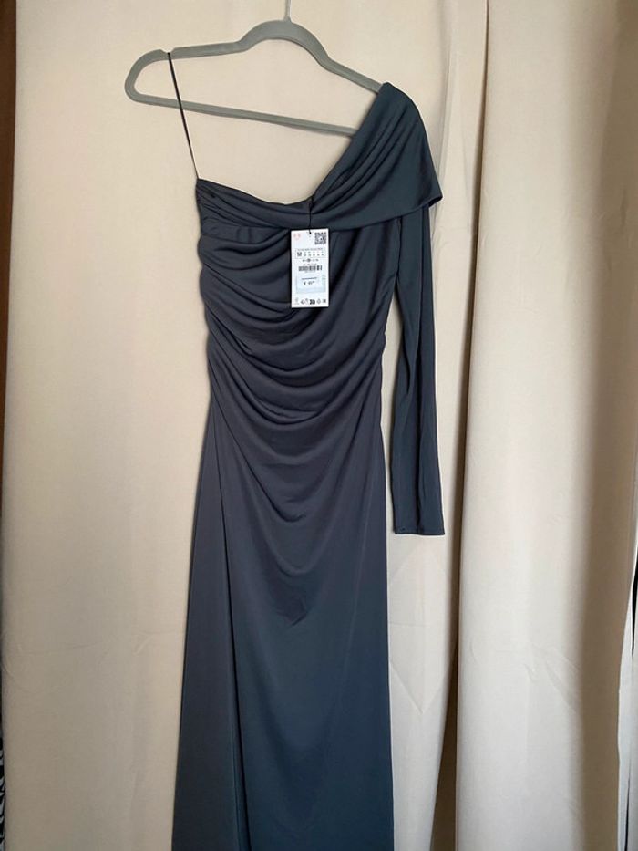 Superbe belle robe drapée asymétrique Zara neuve avec étiquette taille M - photo numéro 3