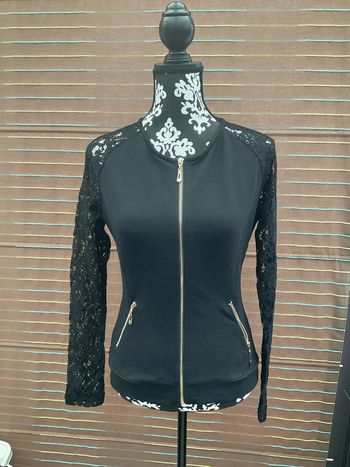 Gilet court noir manche dentelle Neuf M (n°26)