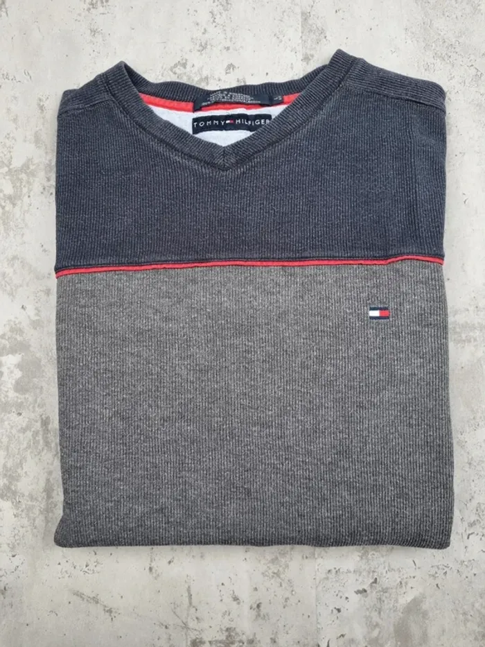 Pull col V Tommy Hilfiger gris – Taille L Homme - photo numéro 2