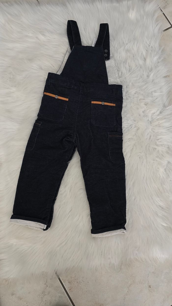 Neuve (non portée)🏷 🤩🤎💙👌👌 superbe salopette velours 23 mois garçon 🤎💙😍 - photo numéro 7