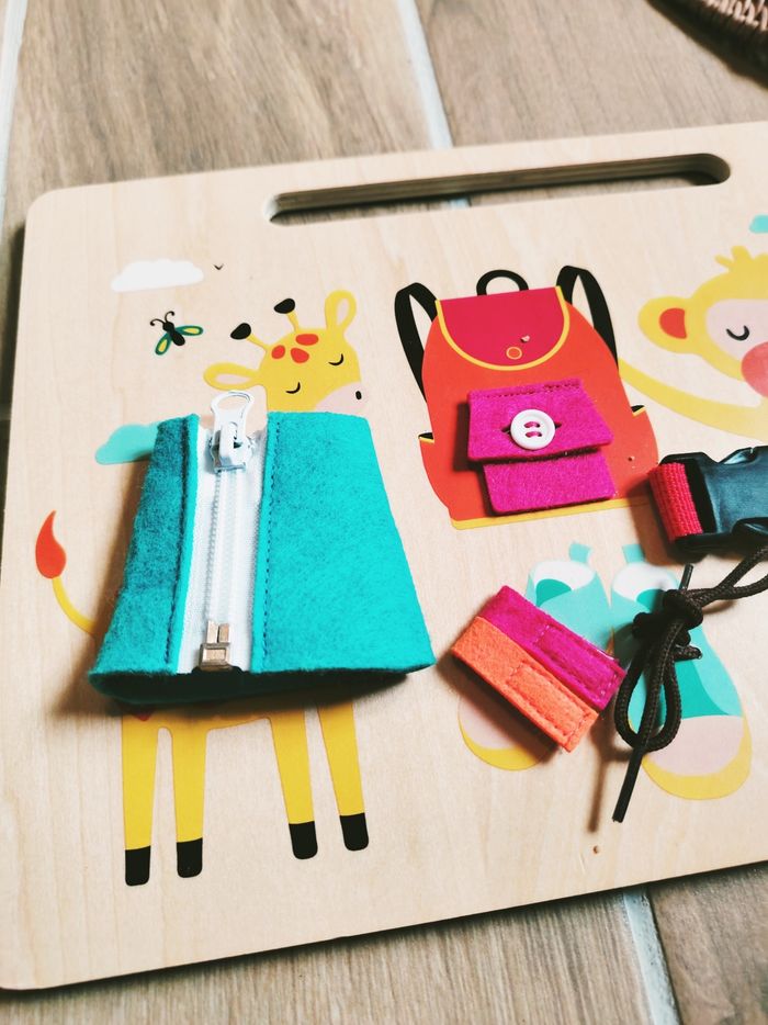 🐒Planche/ panneau multi activités busy board en bois avec petit singe Montessori - photo numéro 2