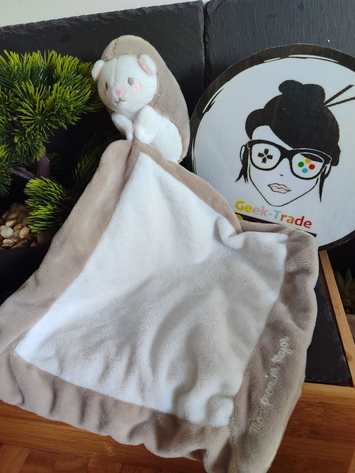 Doudou hérisson beige blanc mouchoir mon premier sergent major Marron  DD003521