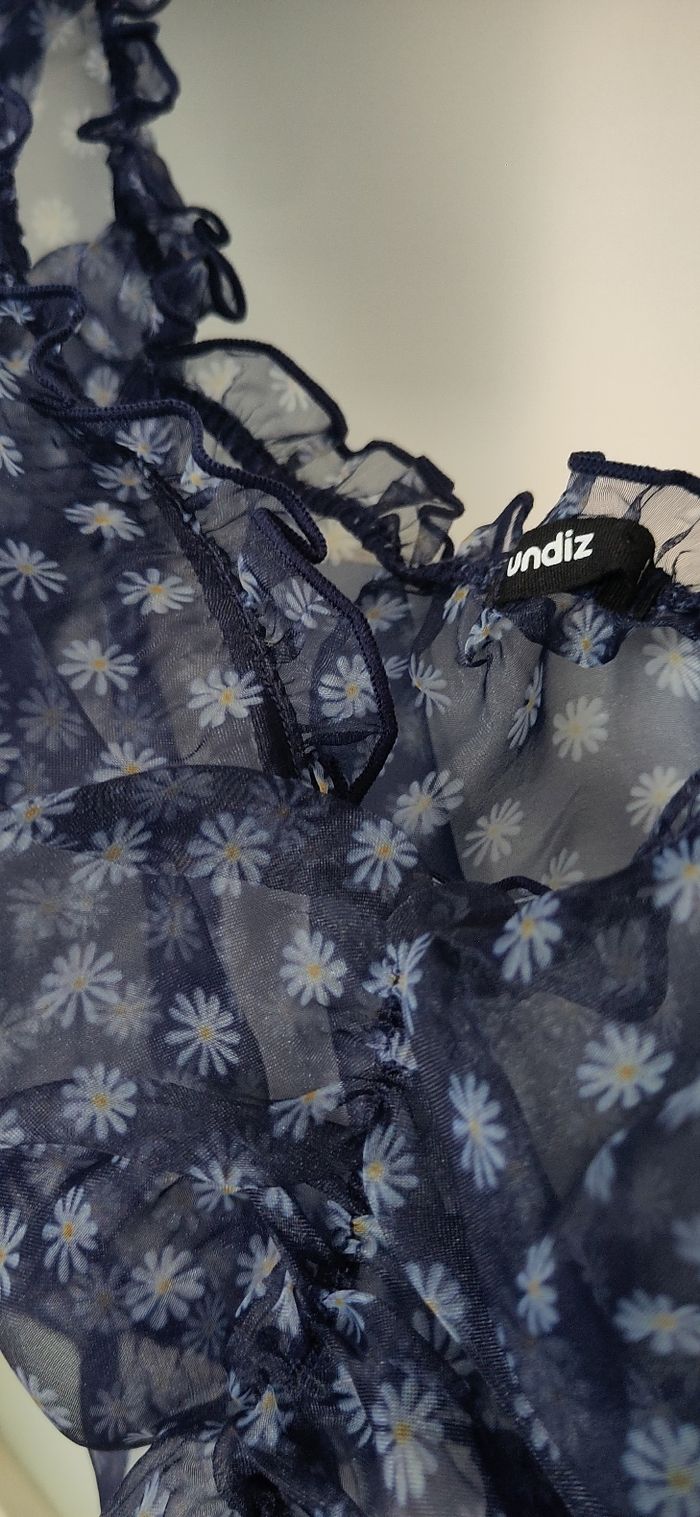 Crop top transparent à fleurs - photo numéro 2