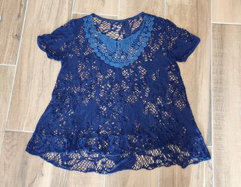 Haut dentelle bleu