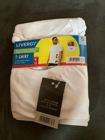 TEE shirt neuf