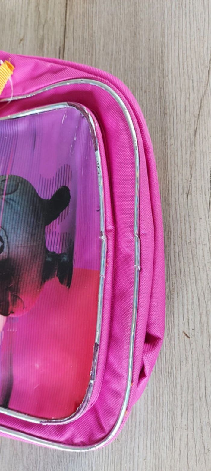 Cartable / sac à dos Minion rose, en bon etat - photo numéro 2