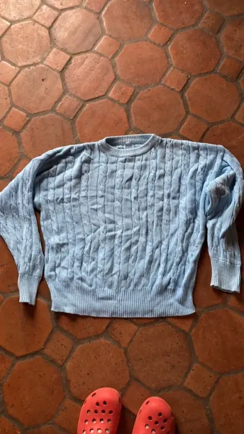 Pull bleu