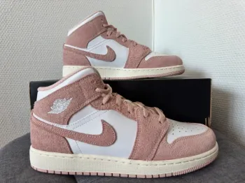 Nike air jordan 1 mid