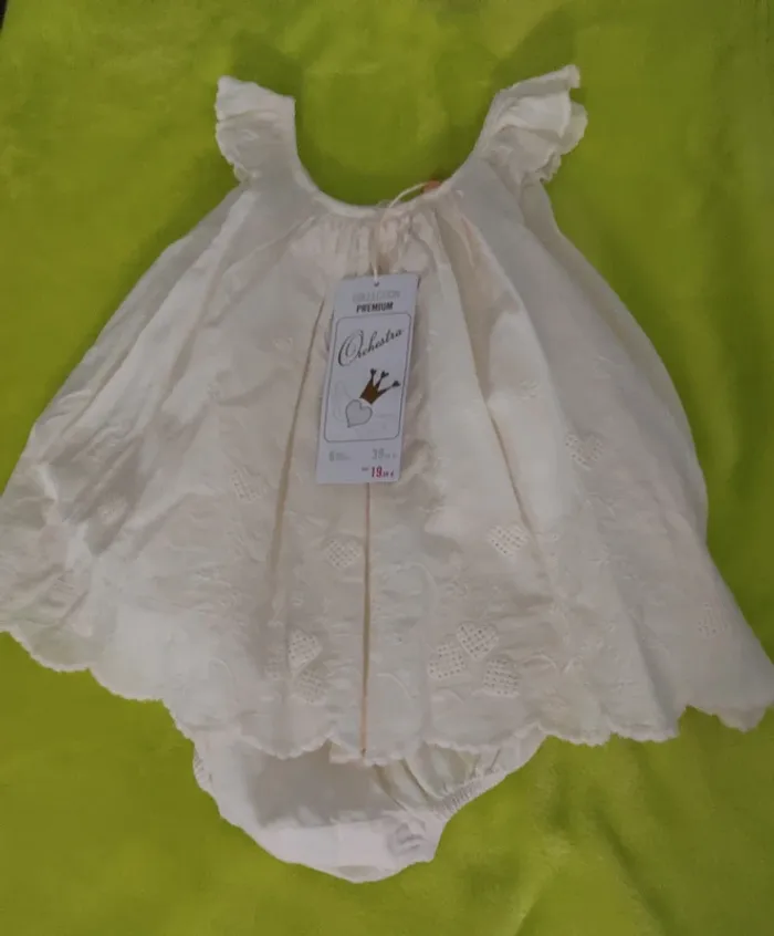 Ensemble layette et gilet - photo numéro 2