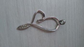Pendentif coeur original avec strass