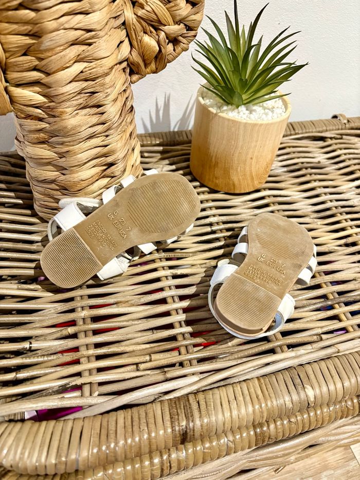 Sandales / nu pieds bébé fille pointure 23 - photo numéro 8