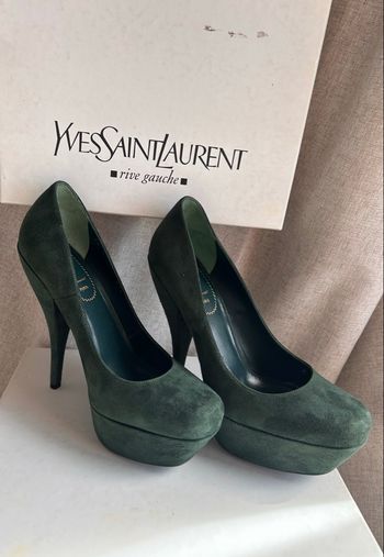 Yves Saint Laurent – Escarpins "Lucy 105" en Daim Vert Forêt