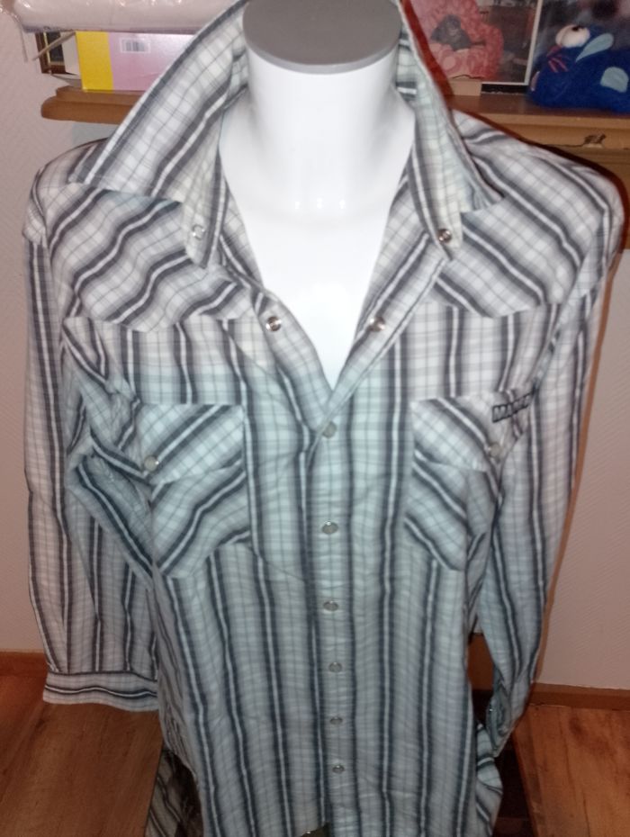 chemise a carreaux tm