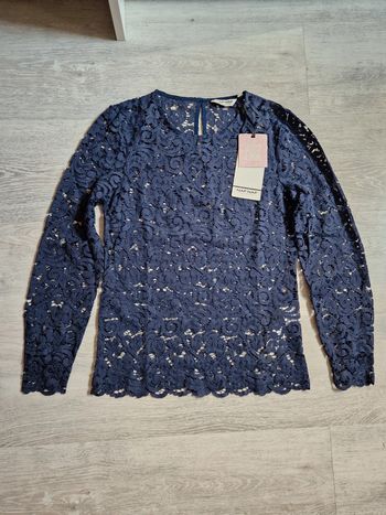 Blouse bleu Naf Naf 34 neuve avec étiquette broderies ajourées