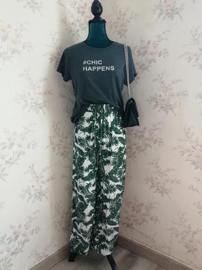 Tee-shirt gris à message argenté # chic happens / up 2 fashion / (L) - photo numéro 2