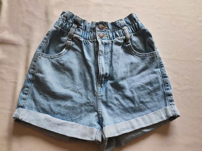 Short en jean , taille 32, marque kiabi