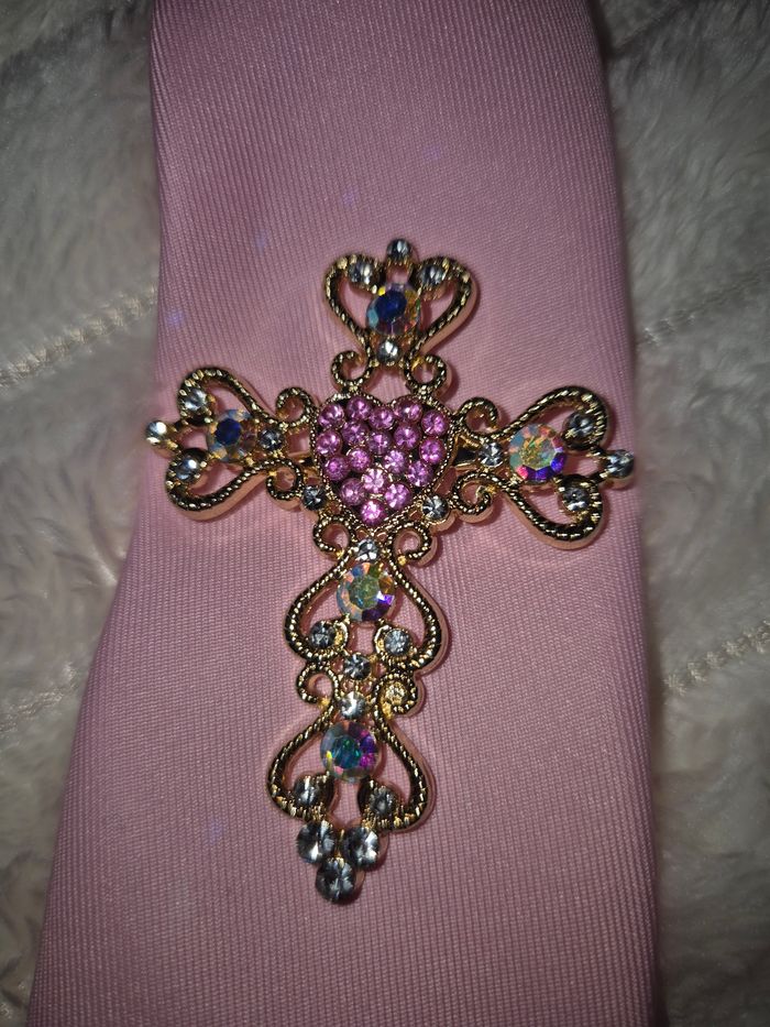 Cravate rose croix - photo numéro 3