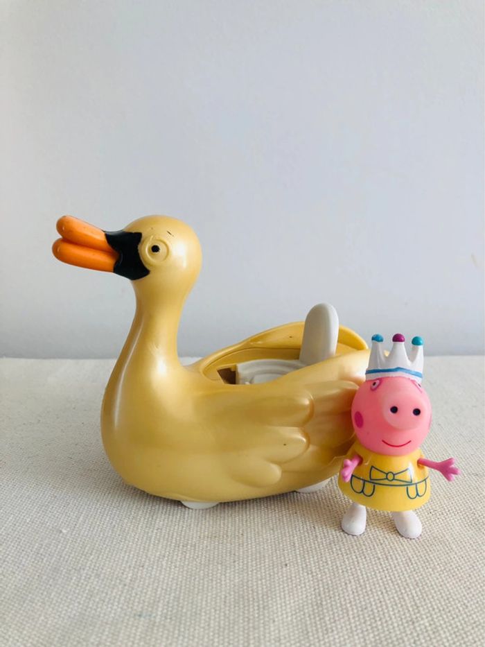 Peppa pig princesse et son cygne roulant doré - photo numéro 6