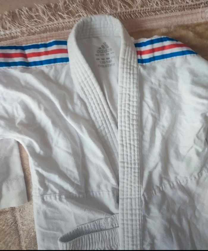 Kimono de judo Adidas - taille 130/140 - photo numéro 5
