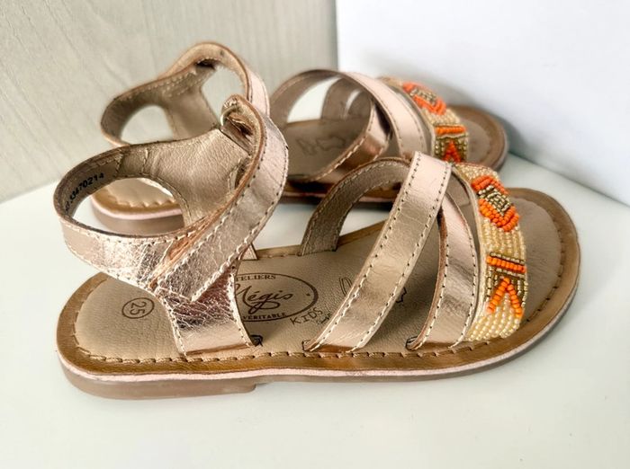 Superbe sandales - Rose Gold et perles - Taille 25 - Excellent état - photo numéro 2