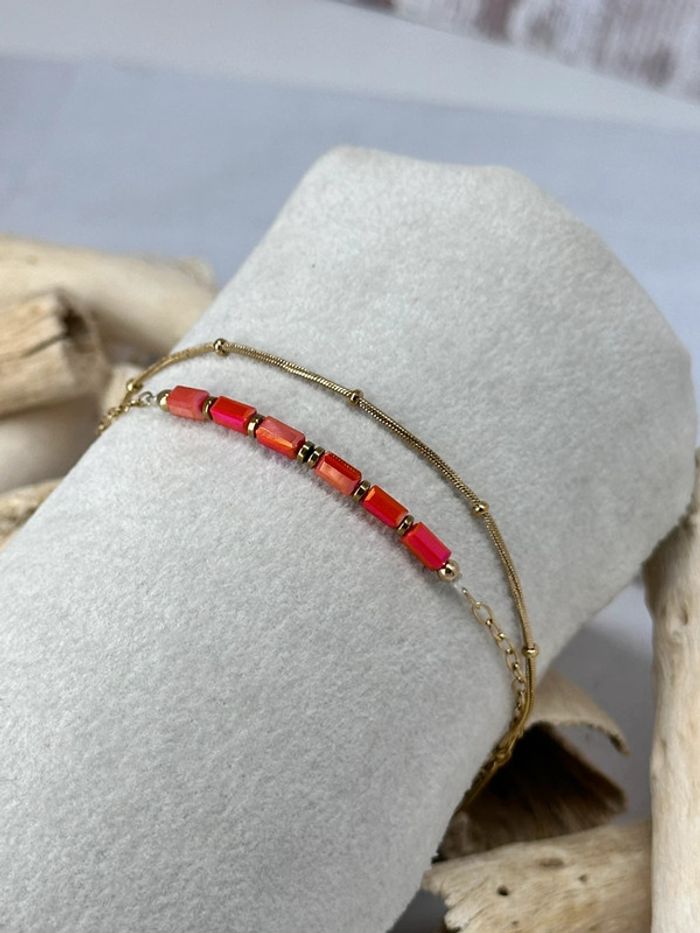 Bracelets plusieurs rangs en acier or et pierre cristal corail