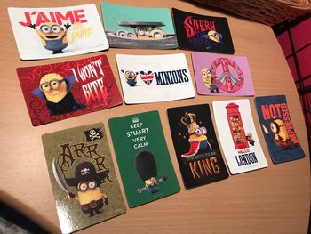 Cartes autocollants minions