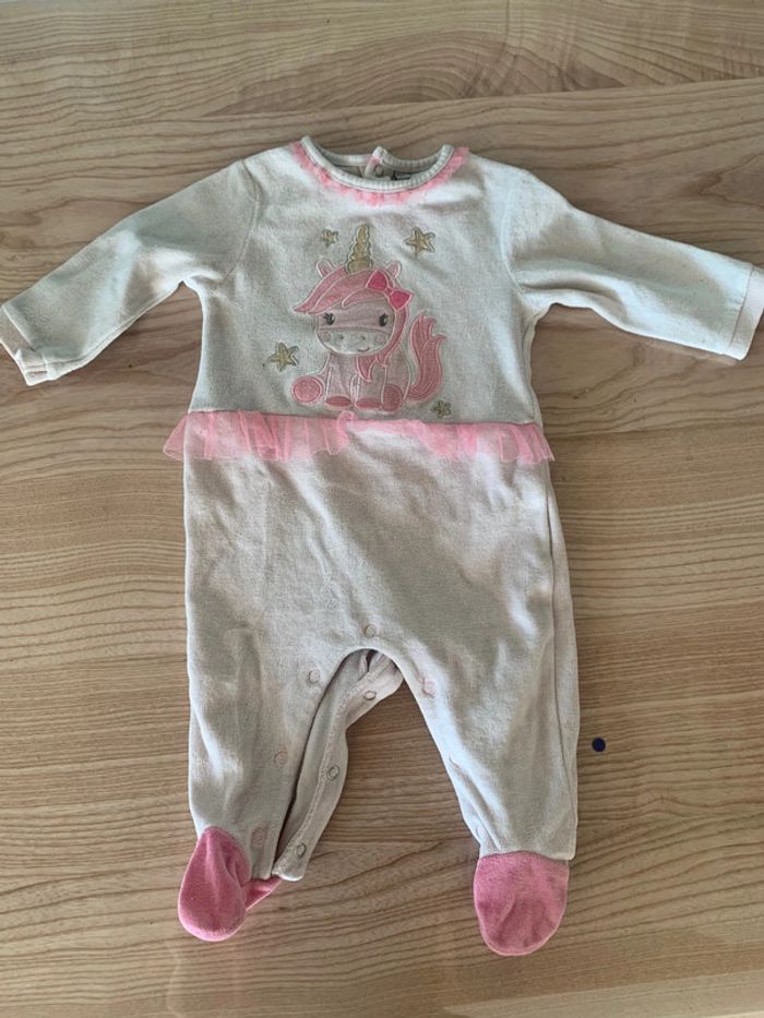 Pyjama fille licorne unicorn 6 mois très bon état