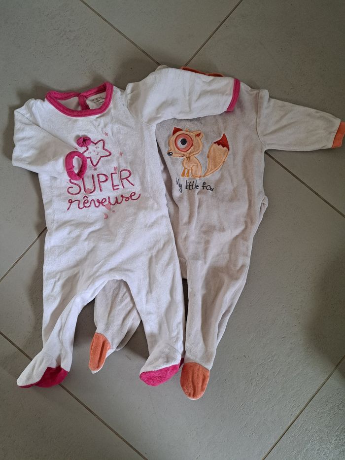 Lot pyjamas 9 mois