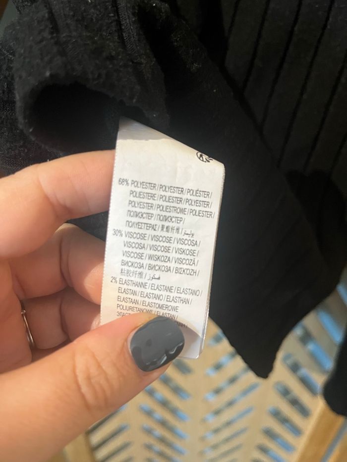 Petit pull col noir Kiabi xxs - photo numéro 6