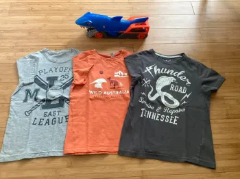 8 ans - Set de 3 t-shirt manches courtes - 2 gris et 1 orange