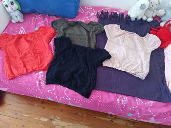 Lot de 4 hauts manches courtes taille xs