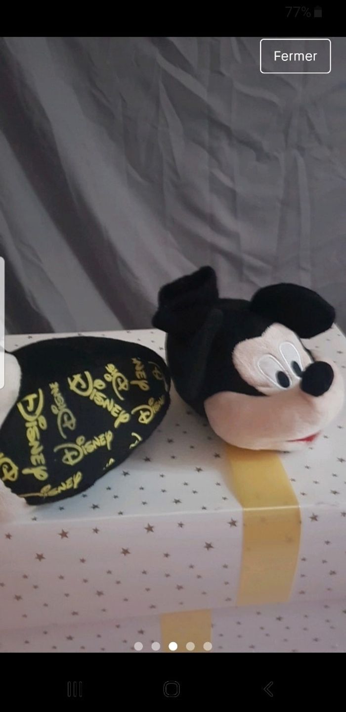 Chaussons chaussettes taille 24 Mickey - photo numéro 2