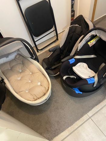 Poussette trio chicco