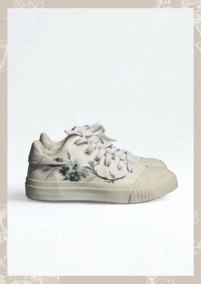 Baskets basses blanc cassé motif fleurie Shiatzy Taille 36 - photo numéro 4