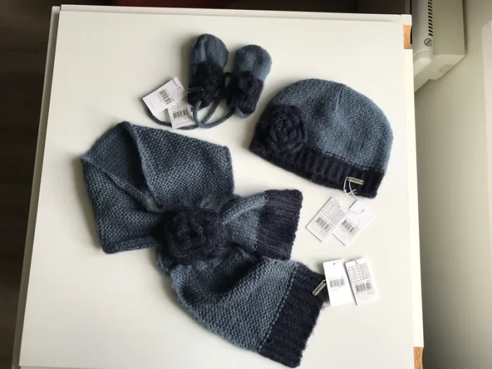Ensemble bonnet écharpe mouffles