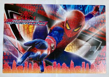 Puzzle Spiderman 30 pièces - Clementoni + Puzzle dans le bus de Cocomelon