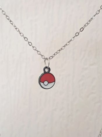 Collier poke-ball
