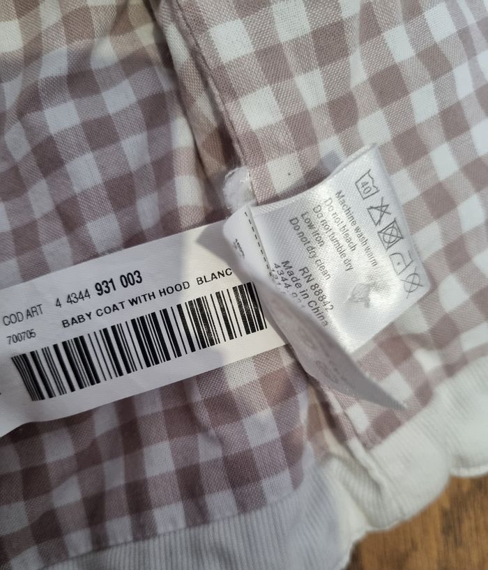 veste cyrillus mi-saison blanche avec revers vichy taille 3 mois - photo numéro 3