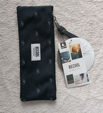 Petite trousse becool d'environ 20 X 7 cm