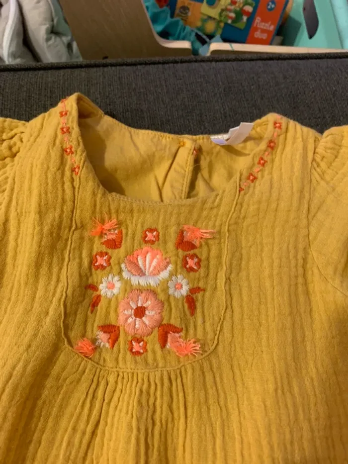 Robe jaune neuve