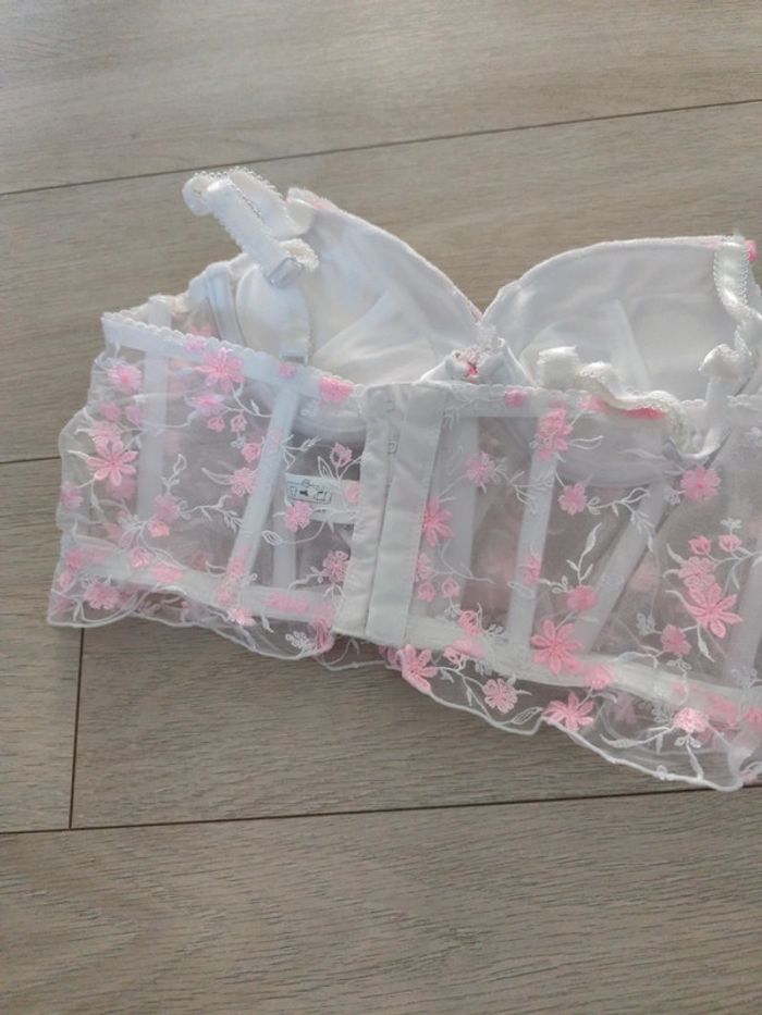 Soutien-gorge - photo numéro 3