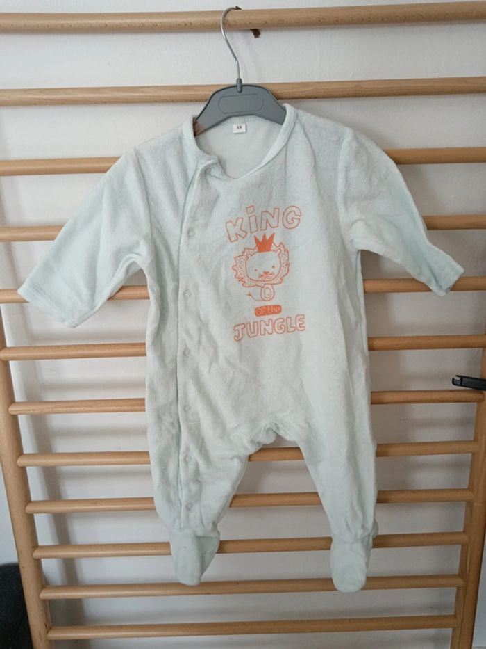 Pyjamas king of the jungle