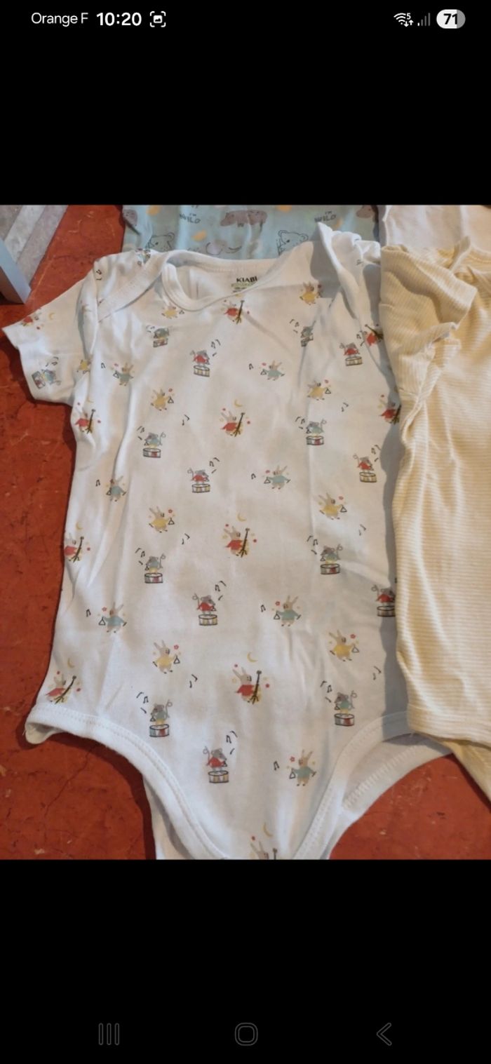Lot de 5 bodies taille 36 mois - photo numéro 3