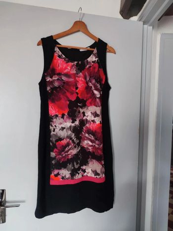 Robe courte noir motifs fleurie Julie Guerlande taille 42